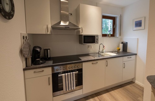 Attendorn Apartment | Apartment 'Hof Weuste' with Lake View, Shared Garden and Wi-Fi