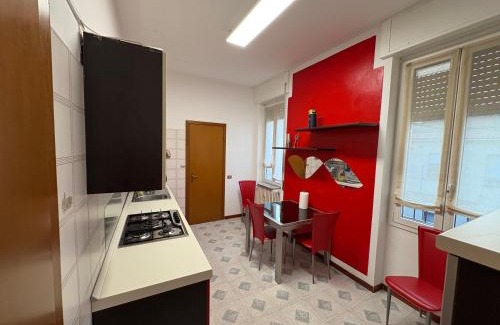 Oggiono Apartment | Apartment house in the center