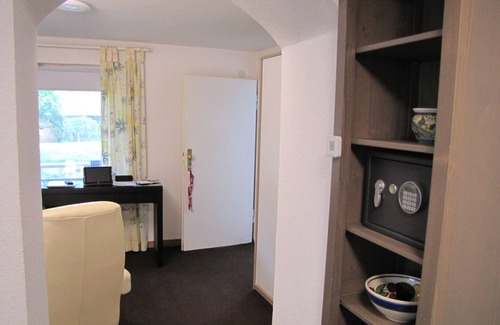 Bad Wilhelmshoehe Apartment | Apartment Hugo37, 30 qm, 1 Wohn-/schlafzimmer, Max. 2 Personen