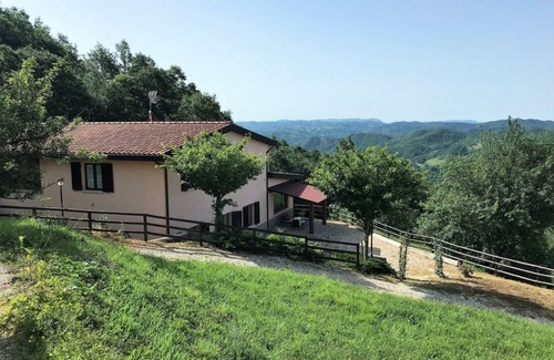 Apecchio Apartment | Apartment- Ibisco - Three Bedroom Apartment, Sleeps 10