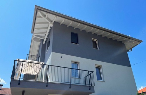 Taio Apartment | Apartment 'Il Nido Dell'Ape' with Mountain View, Private Terrace and Shared Garden