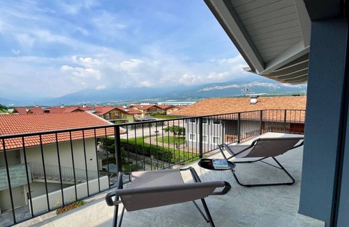 Taio Apartment | Apartment 'Il Nido Dell'Ape' with Mountain View, Private Terrace and Shared Garden