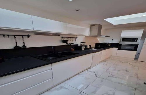 Ecommoy Apartment | Apartment in Écommoy near Le Mans Circuit