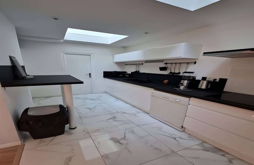 Ecommoy Apartment | Apartment in Écommoy near Le Mans Circuit