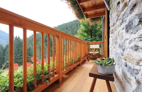 Canal San Bovo Ski Chalet | Apartment in a chalet nestled in the forest, with sauna and private forest