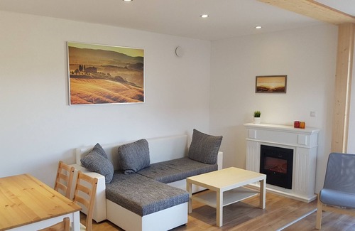 Wustrow Apartment | Apartment in a rustic romantic holiday home on Lake Plätlinsee with lake access