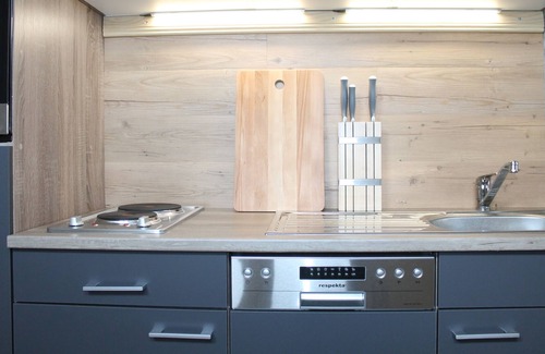 Wustrow Apartment | Apartment in a rustic romantic holiday home on Lake Plätlinsee with lake access