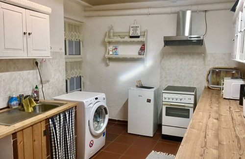 Brauneberg Condo | Apartment in Brauneberg with 2 bedrooms, large slate living room, green courtyard, Moselle