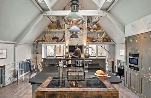 Dartmouth House | Apartment in Dartmouth near Waterfront