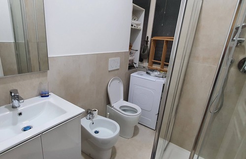 San Vincenzo Apartment | Apartment in downtown Genoa close to all services and transportation stations