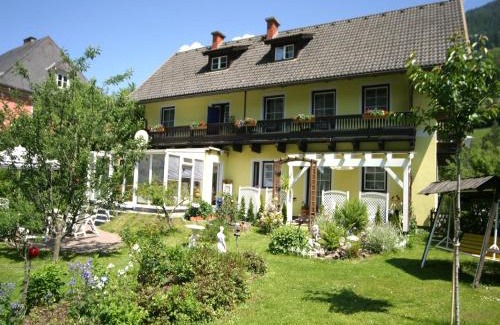 Feld am See Apartment | Apartment in Feld am See by Brennsee Lake