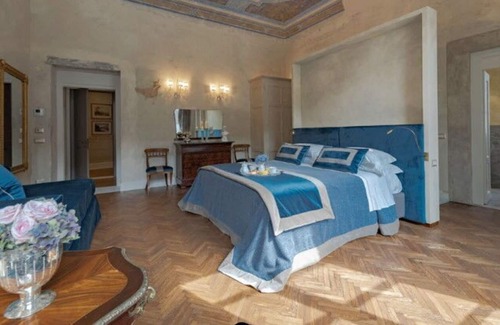 Santo Spirito Apartment | Apartment in Florence with 4 bedrooms sleeps 12