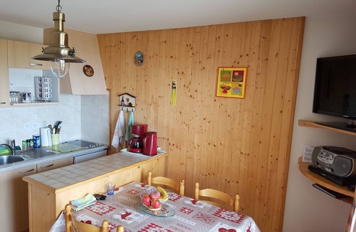 Thollon-les-Memises Apartment | Apartment in a chalet at the residence L'Igloo