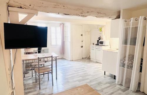 Troyes Apartment | Apartment in Heart of Troyes
