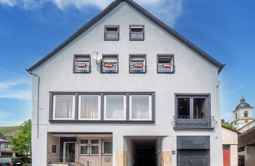 Kinheim House | Apartment in Kinheim with lots of space