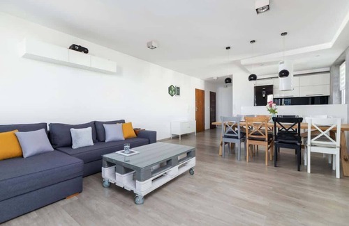 Czyzyny Apartment | Apartment in Kraków | 3 Bedrooms | 2 Balconies