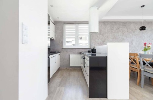 Czyzyny Apartment | Apartment in Kraków | 3 Bedrooms | 2 Balconies