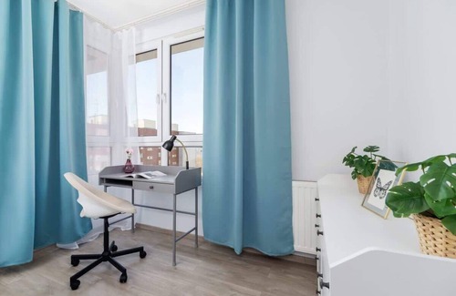 Czyzyny Apartment | Apartment in Kraków | 3 Bedrooms | 2 Balconies