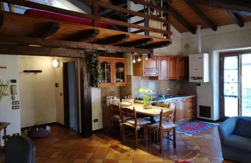 Crone Apartment | Apartment in Lombardy by Lago d'Idro Beach