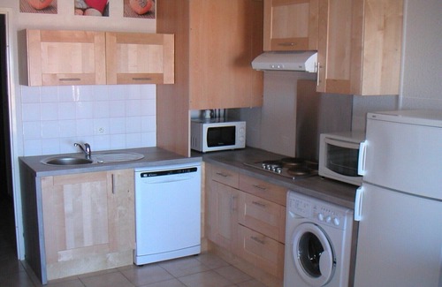 Prunete Apartment | Apartment in luxury tree-lined residence, direct access to the beach