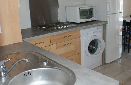 Prunete Apartment | Apartment in luxury tree-lined residence, direct access to the beach