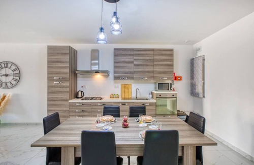 Marsalforn Apartment | Apartment in Marsalforn – Beaches & Seaside Dining