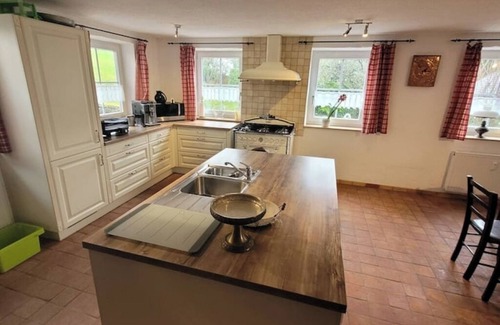 Neusatz House | Apartment in Murbachhof up to 10 people. Cooking possible