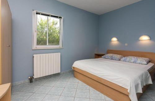 Zaton Apartment | Apartment in Nin with Pool near the Beach
