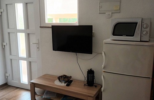 Nin Apartment | Apartment in Nin with Terrace, Air condition, WIFI (3722-2)