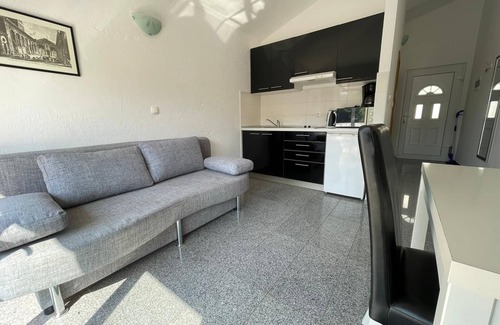 Povlja Apartment | Apartment in Povlja with Seaview, Terrace, Air condition, WIFI (3419-2)