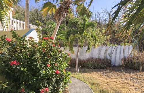 Slob Apartment | Apartment In Private Villa With Pool And Short Walk To Beach.