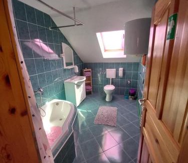 Rakovica Apartment | Apartment in Rakovica with Terrace, Air conditioning, Wifi (601-1)