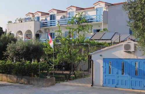 Sucuraj Apartment | Apartment in Sućuraj with Seaview, Balcony, Air condition, WIFI (3560-2)