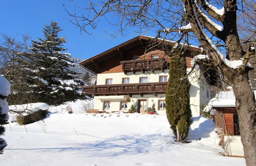Taxenbach Apartment | Apartment in Taxenbach with Garden, Garden Furniture, BBQ