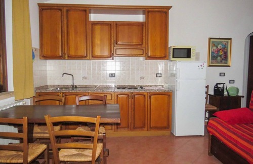 Pomaia Apartment | Apartment in terraced house with terrace and panoramic view, 2 rooms, 4 pers.
