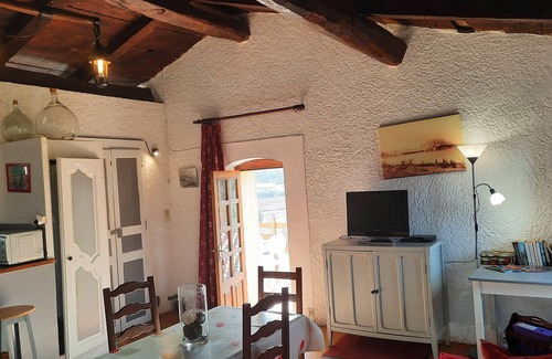 Calvi Apartment | apartment in the 2nd in a house of character, quiet pool nature, 5min from Calvi