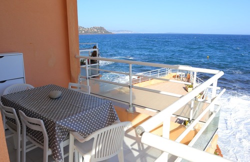 Le Trayas Apartment | Apartment in the sea