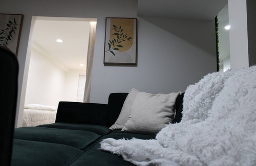 Near Northeast Apartment | Apartment in the heart of DC for families and friends—with private parking!