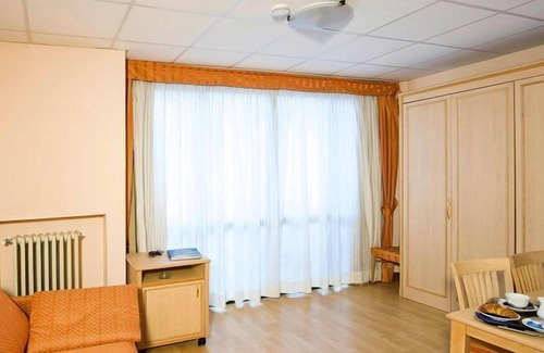 Baveno Apartment | Apartment in the Residence dei Fiori, Baveno