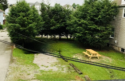 Uniontown Apartment | Apartment in town, just minutes to Ohiopyle, Laurel Cavern and Nemacolin.