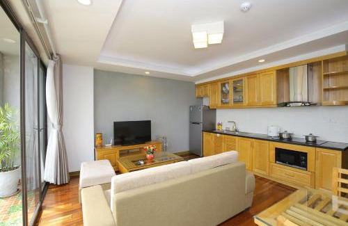 Truc Bach Apartment | Apartment in Truc Bach, Thanh Nien street near Old Quarter