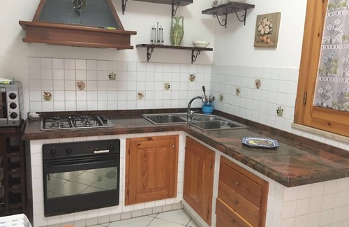 Fontane Bianche Apartment | Apartment in villa with swimming pool 20 meters from the sea