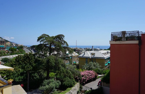 Quarto dei Mille Apartment | Apartment in villa with sea view