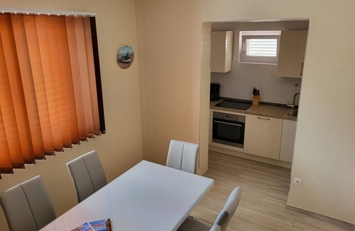 Vrsi Apartment | Apartment in Vrsi with Terrace, Air condition, WIFI, Washing machine (4836-1)