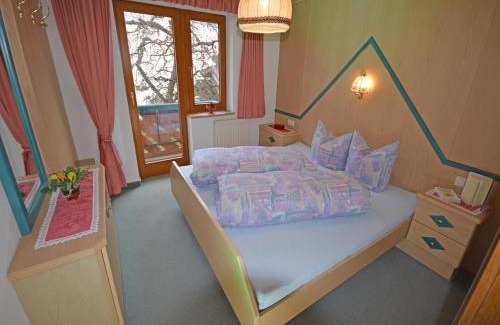 Arzl im Piztal Apartment | Apartment in Wald near Hochzeiger Ski Area