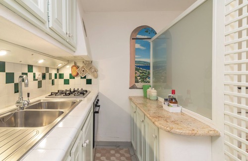 Santa Teresa di Gallura Apartment | Apartment 'Bilo Nina' with Private Garden and Air Conditioning