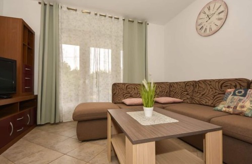 Ugljan Apartment | Apartment Ivor in Ugljan/Ugljan - 6 persons, 2 bedrooms