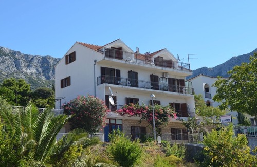 Gradac Apartment | Apartment Jozo - 150 m from pebble beach: A1(2) - Gradac, Riviera Makarska, Croatia