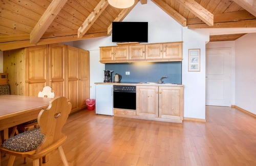 Silandro Apartment | Apartment 'Kortscherhof Apt Typ 5' with Mountain View, Shared Garden and Wi-Fi