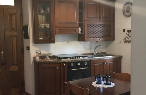 Cetona Apartment | Apartment 'La Casina Nel Borgo' with Mountain View, Private Terrace and Wi-Fi